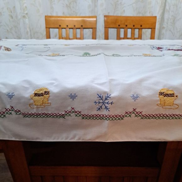 Embroiderd Cross Stitch Christmas Tablecloth Polar Bear Size 68"x52.5" H… - Picture 6 of 8